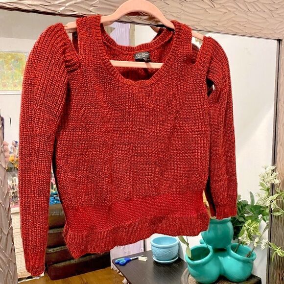 🌷 Jessica Simpson 🌷 Red Off Shoulder Cutout Sweater - Picture 2 of 5